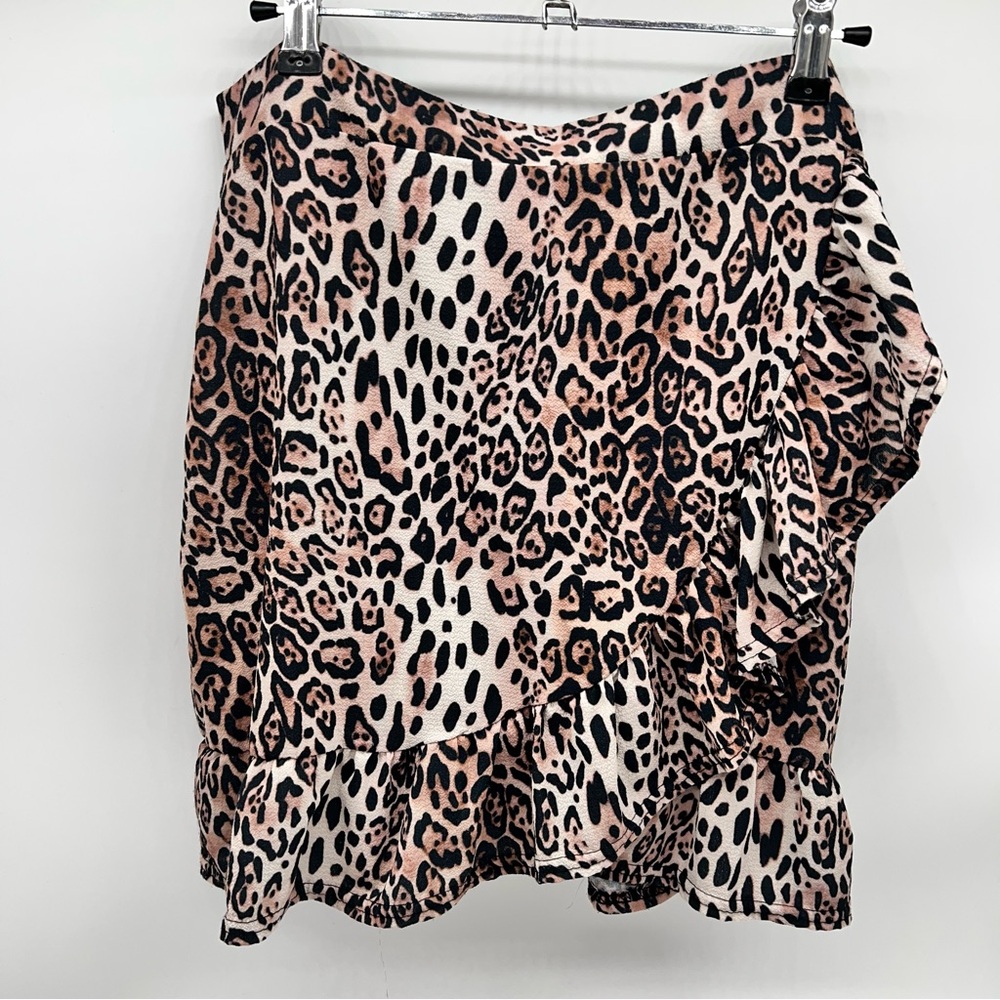PrettyLittleThing Pink Leopard Mini Skirt